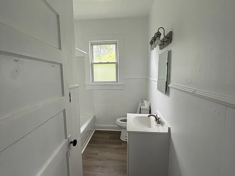 125 Clyde St — Photo 7