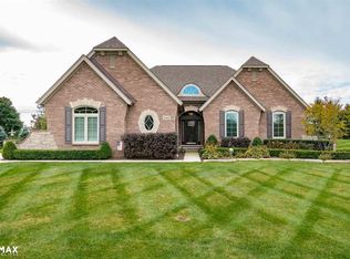 63069 S Plantation Ct, Washington, MI 48095