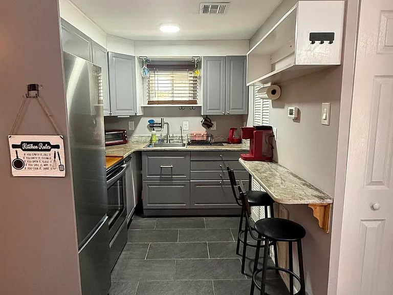 803 E James St #2-1 — Photo 13