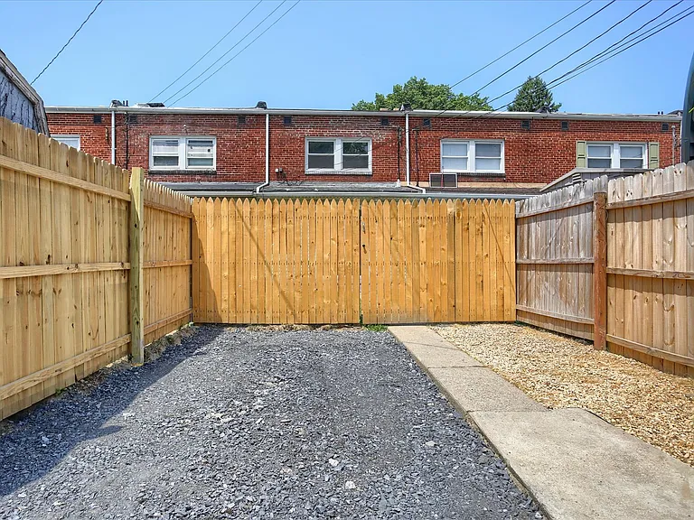 3117 N 6th St — Photo 24