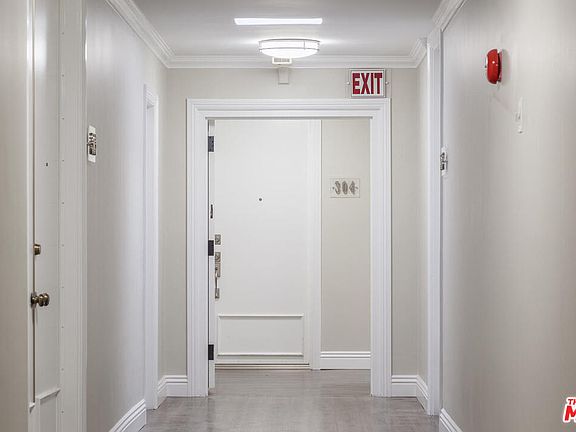 3rd image of 11918 Kiowa Ave APT 304