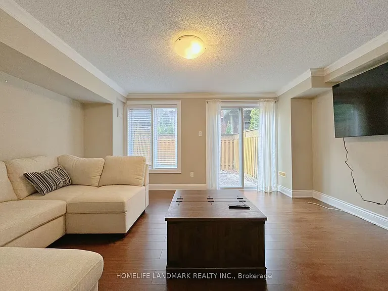54 Bluewater Ct — Photo 11