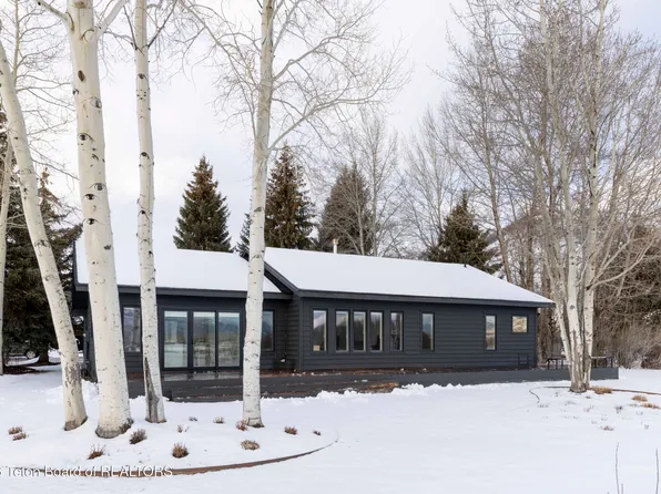 1500 W Clydesdale Dr, Jackson, WY 83001