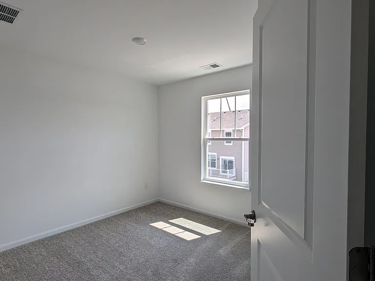 1085 Atterberg Rd — Photo 11