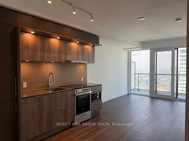 448 Burnhamthorpe Rd W #5807 — Photo 8