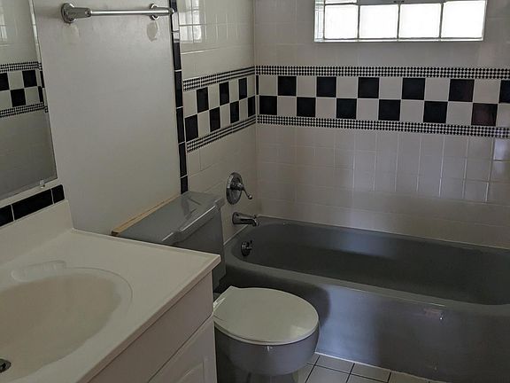 4th image of 407 W Judd St Unit 407