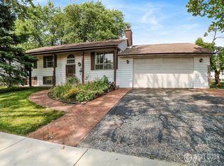 1310 Palm Dr, Wheeling, IL 60090