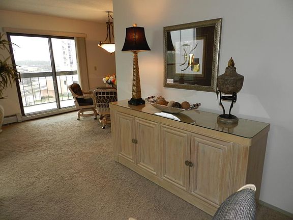 2nd image of 6615 Lake Shore Dr #804
