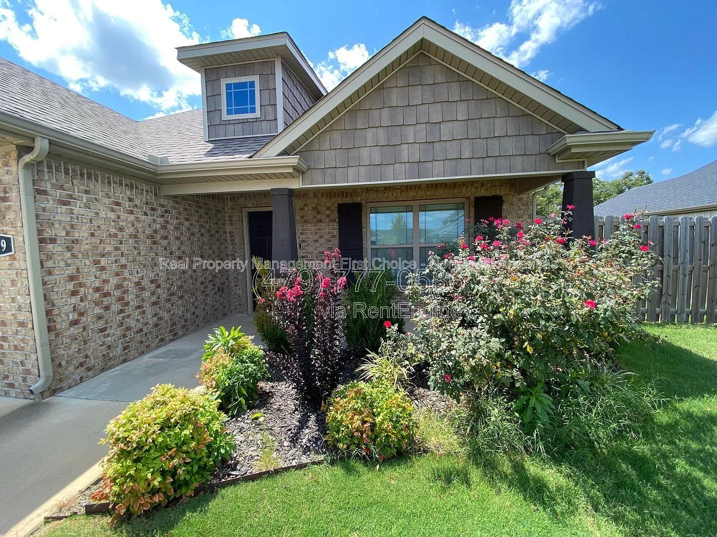 3 bed, 2.0 bath, 1559 sqft, $1,800 — Photo 2