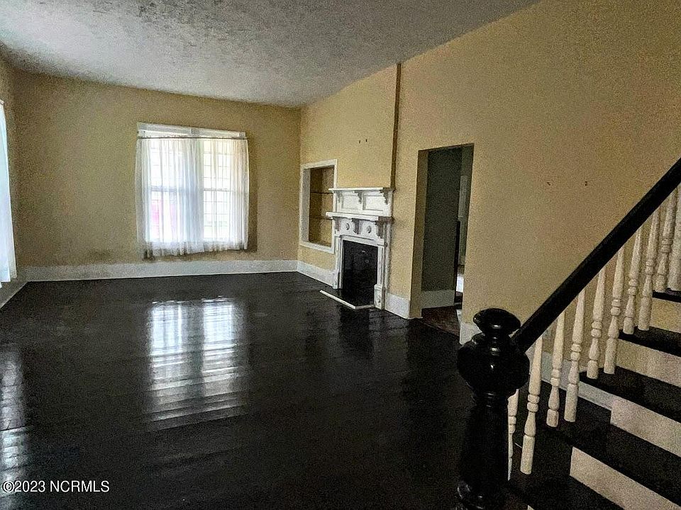 301 W Central St, Maxton, NC 28364 MLS 100378354 Zillow