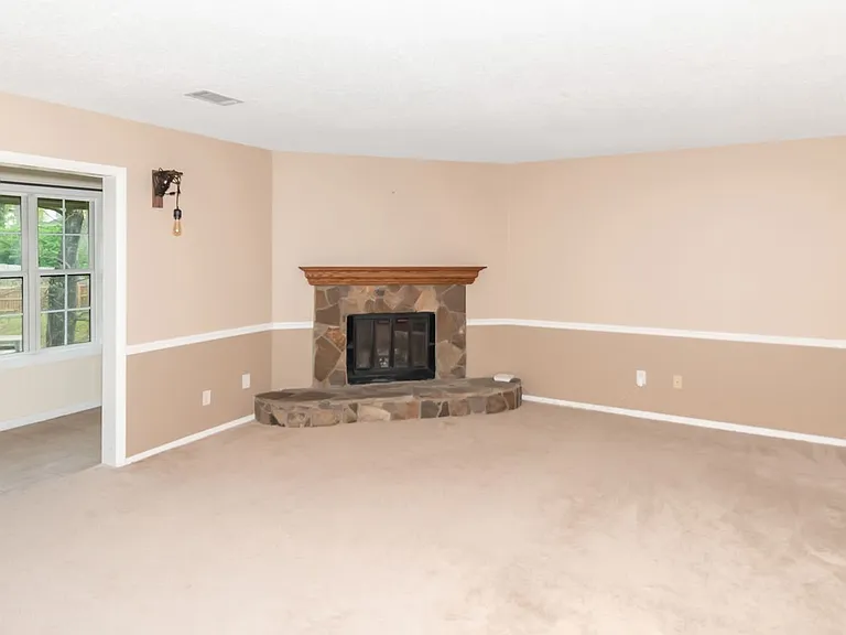 2106 Palmyra Dr SE — Photo 7