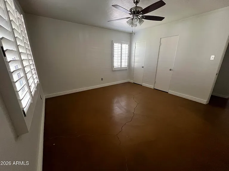801 W Earll Dr — Photo 28