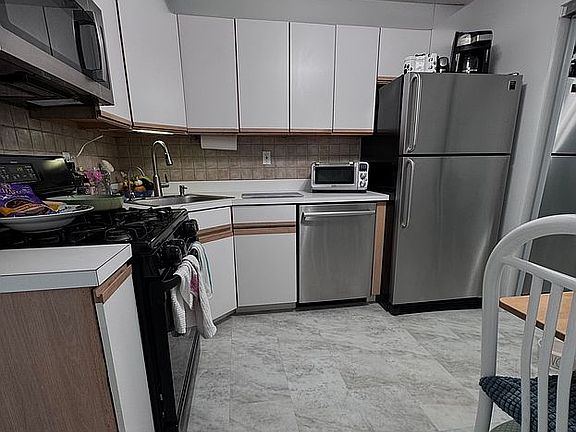 5th image of 1249 Garrison Ct