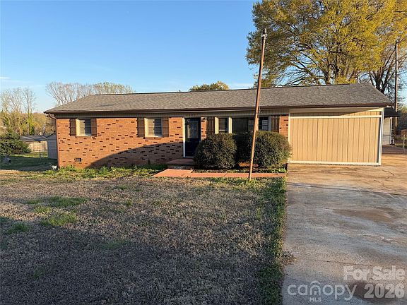 5th image of 2205 Brookneal Dr