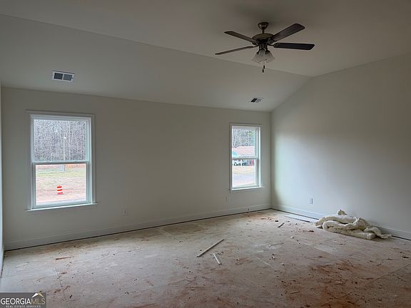 5th image of 41 Woodland Rd