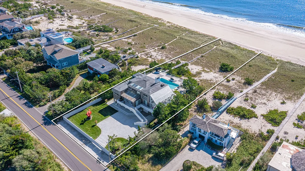 Building Photo - 19 Dune Rd