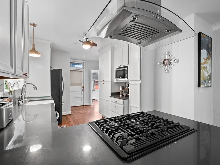 5507 N Artesian Ave #1 — Photo 13