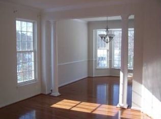 19212 Buna St, Triangle, VA 22172