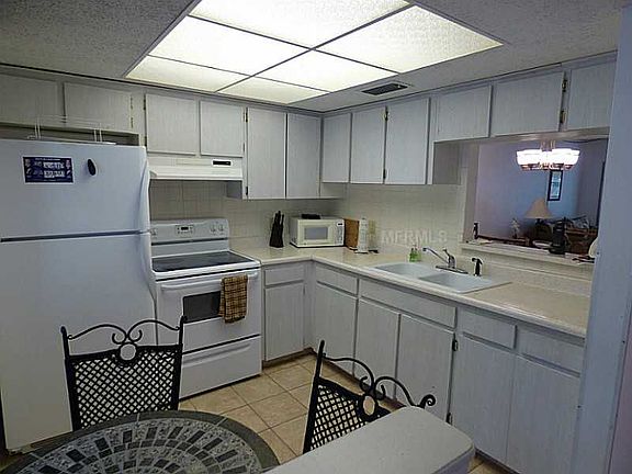3rd image of 821 Patricia Ave APT 209