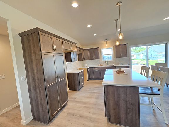 4th image of 436 Sandmar Dr