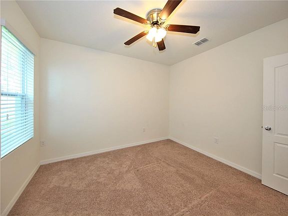 4th image of 815 Sheen Cir