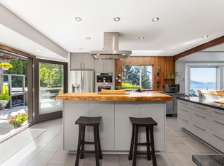 350 Bayview Pl, Lions Bay, BC V0N2E0