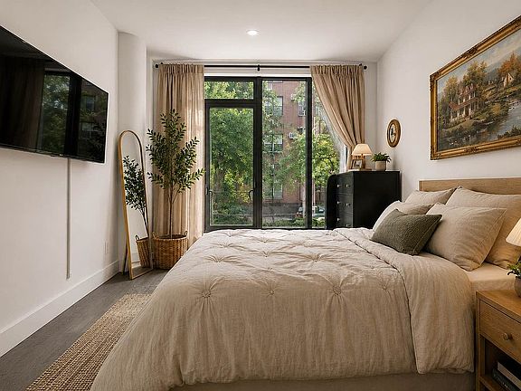 5th image of 429 Kent Ave #203