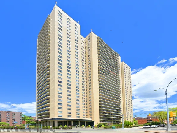 110-11 Queens Boulevard image 1 of 10
