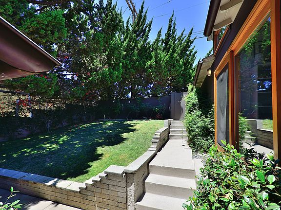 5th image of 2481 Lindsay Ln