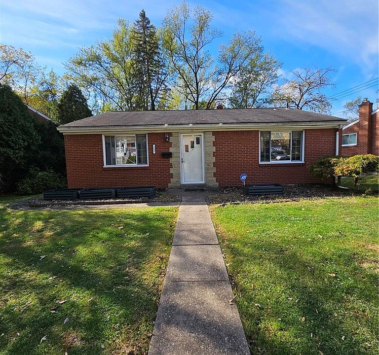 1st image of 182 Rosewood Dr