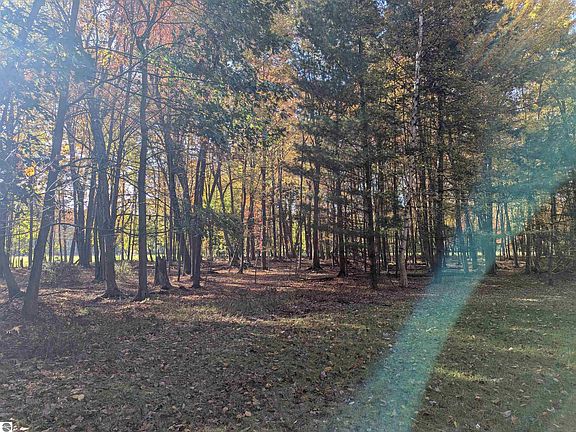 5th image of N A Huron Breeze Dr