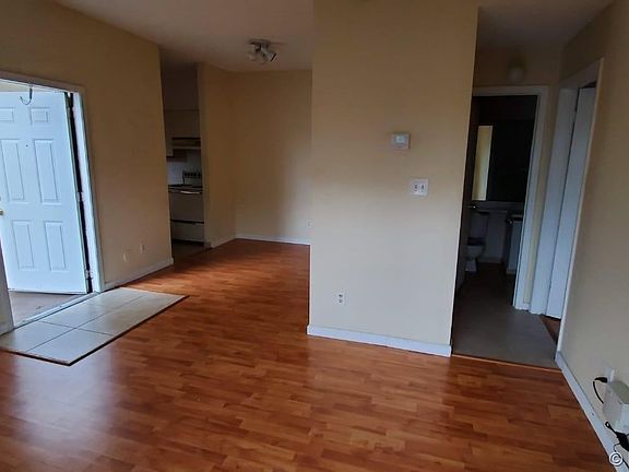 4th image of 860 Cypress Park Way #B4