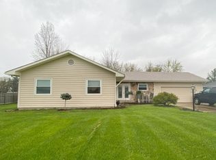 103 Fawn Ln, Blanchester, OH 45107