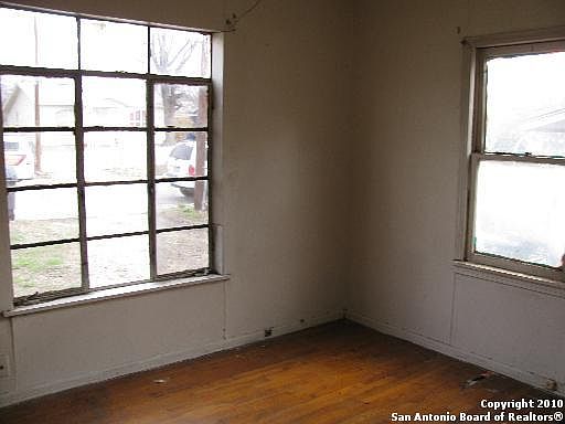 5th image of 314 MUEGGE ST