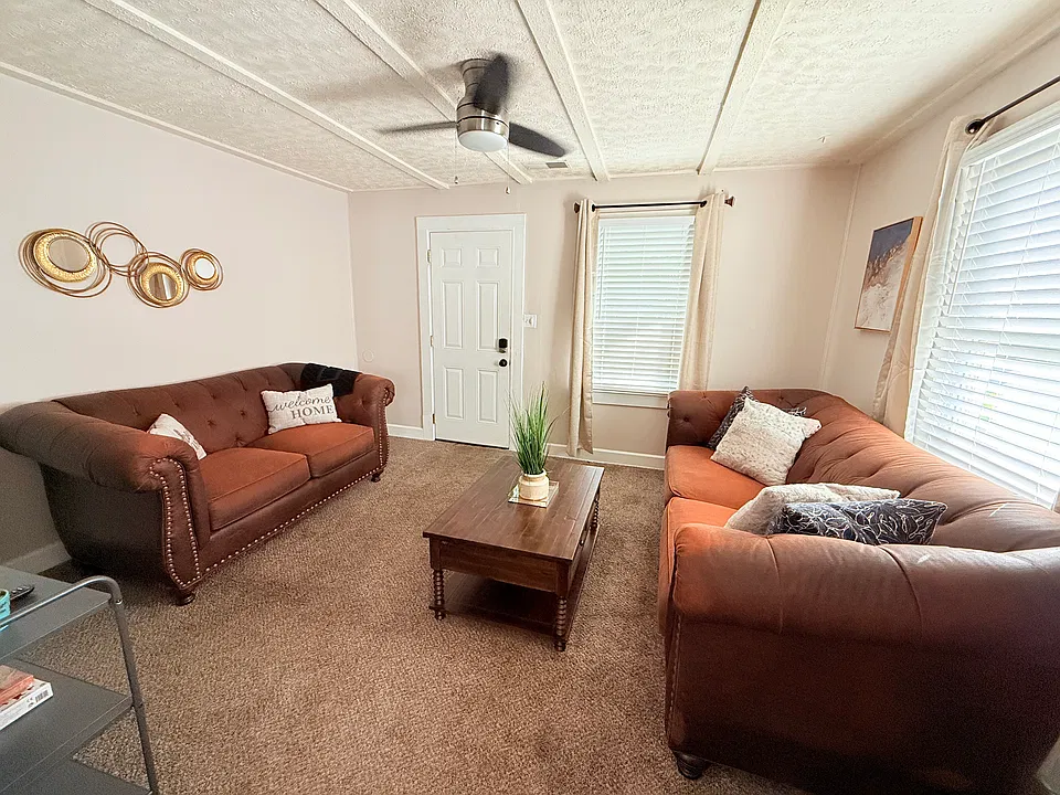 716 East St