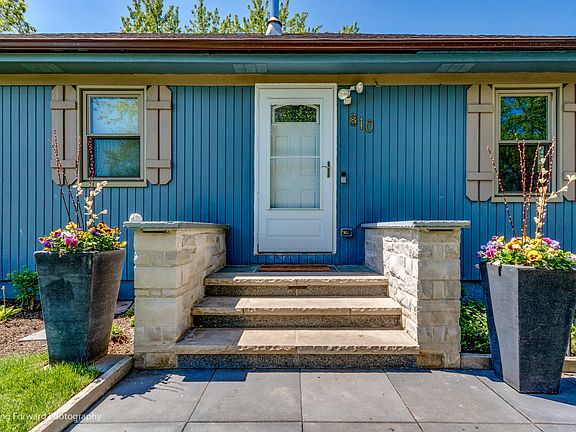 5th image of 810 Elm Ave