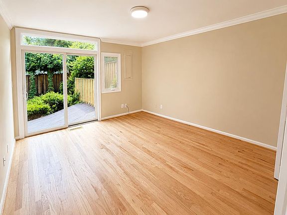 5th image of 8 Heatherfield Ct