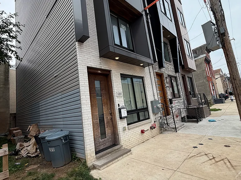 1207 S 26th St — Photo 1