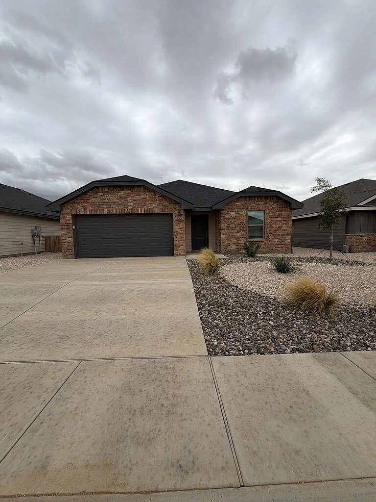 3 bed, 2.0 bath, 1500 sqft, $2,475 — Photo 1