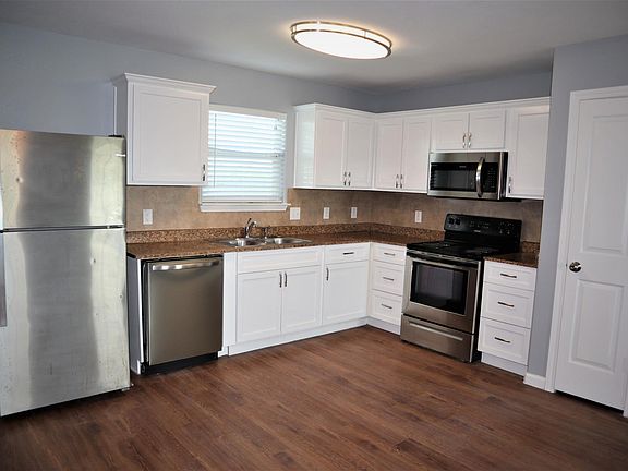 4th image of 2616 Tarpon Dr