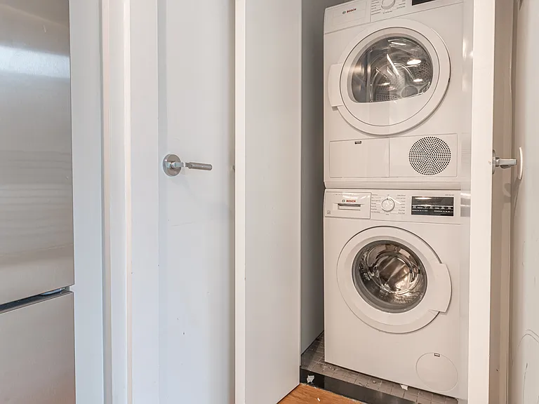 422 Lexington Ave #3C — Photo 4