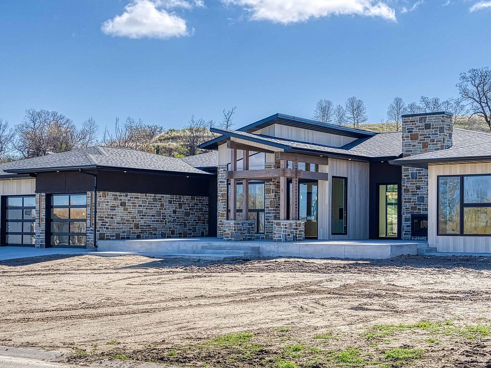 1st image of 31 Dornoch Dr