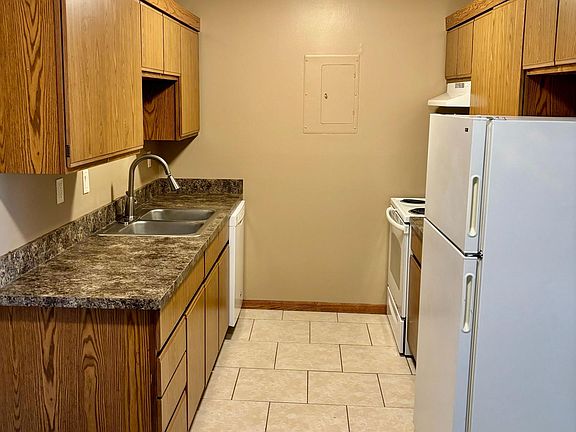 3rd image of 5012 Emerald Dr #3