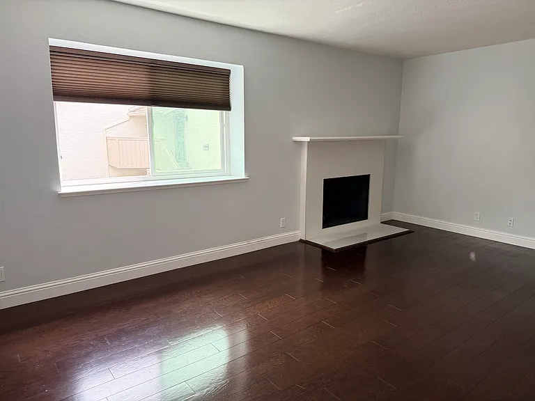 611 Devlin Ct — Photo 6