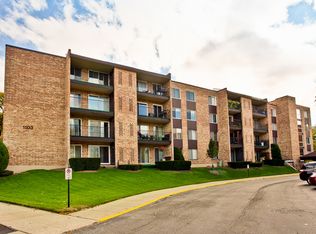 1103 S Hunt Club Dr APT 322, Mount Prospect, IL 60056