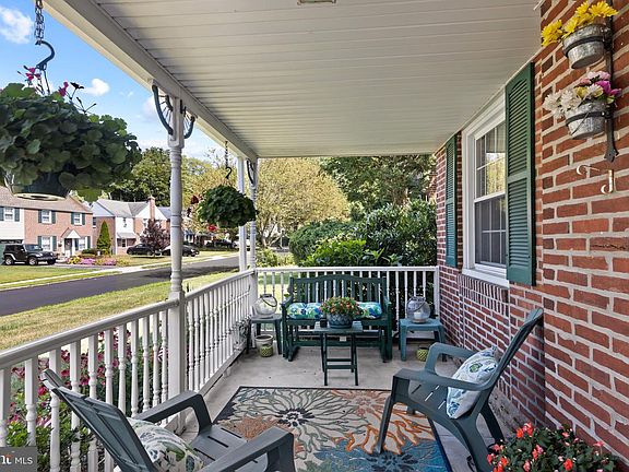 5th image of 1852 Windsor Park Ln