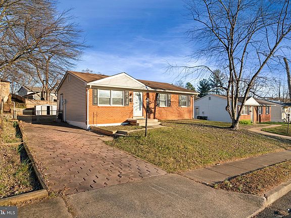 2nd image of 13723 Greenwood Dr