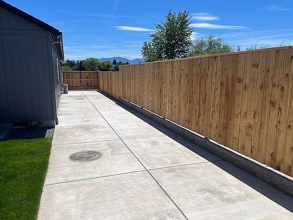 RV parking w/ full hook ups