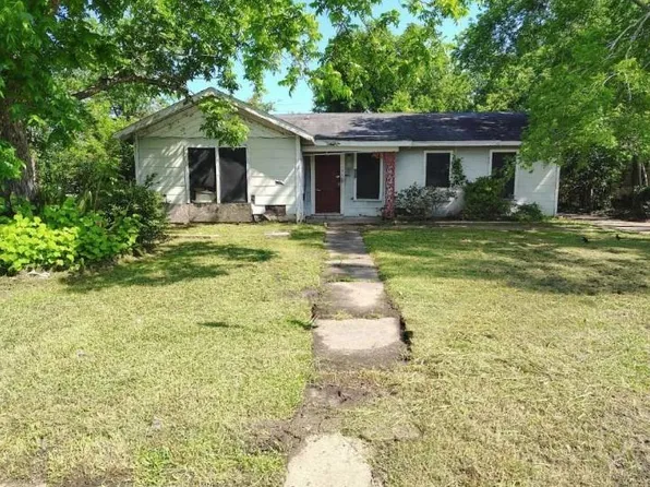 1780 Euclid St, Beaumont, TX 77705