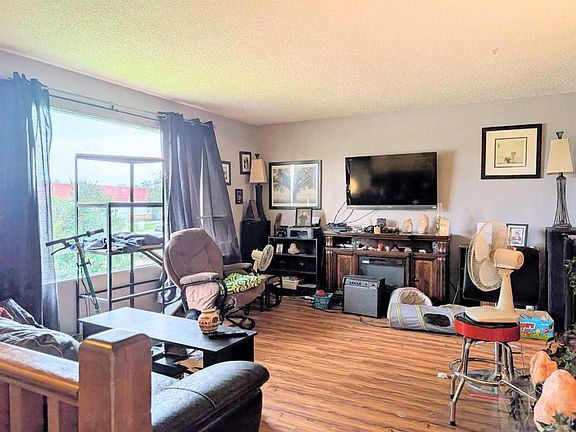 4th image of 209 W 7th St SE